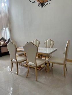 Dining table set