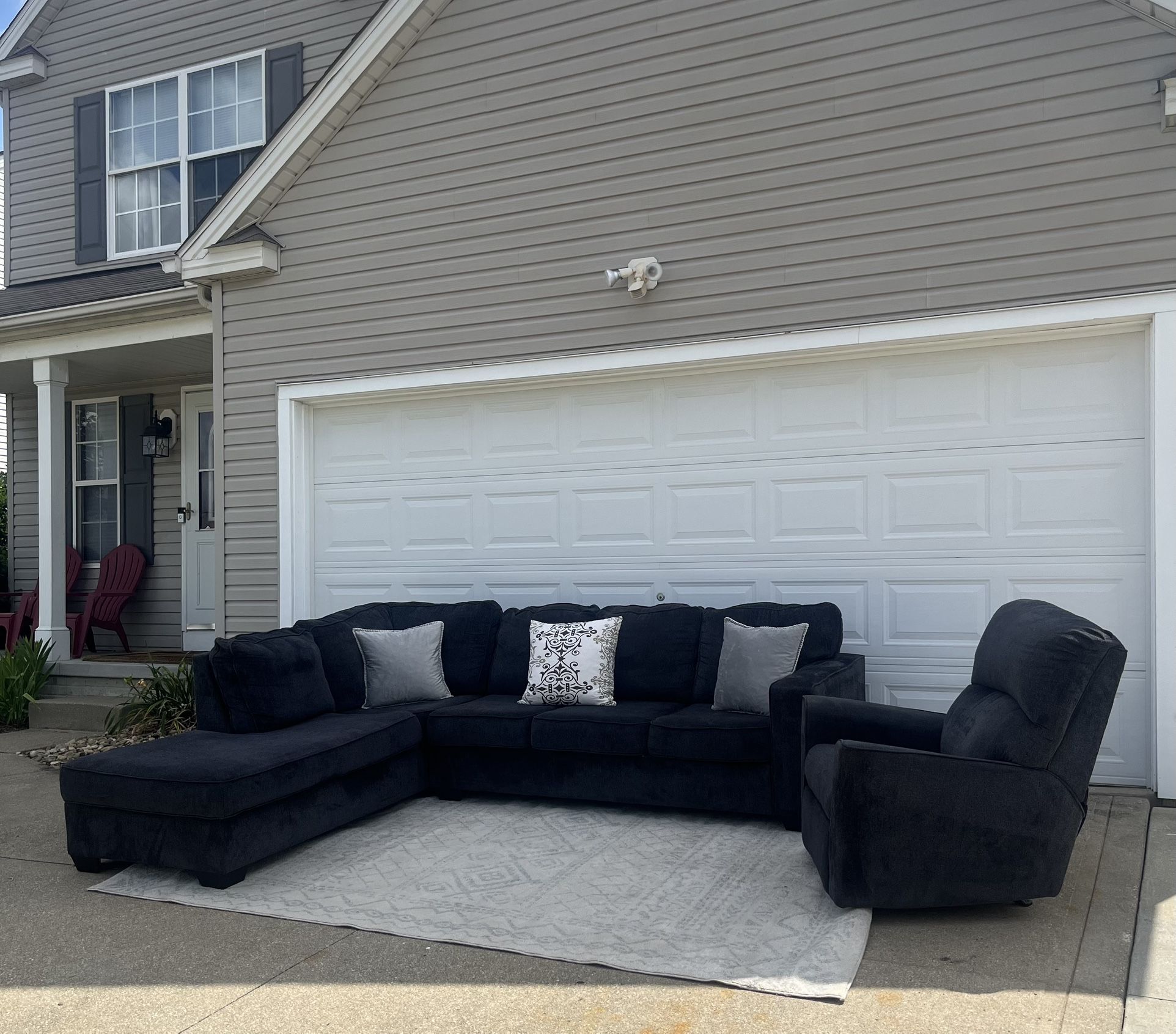 Free Delivery Gray Sectional Couch