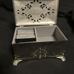 Jewelry/Music Box