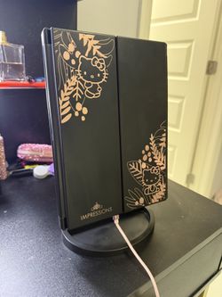 Hello Kitty Impressions Vanity Trifold