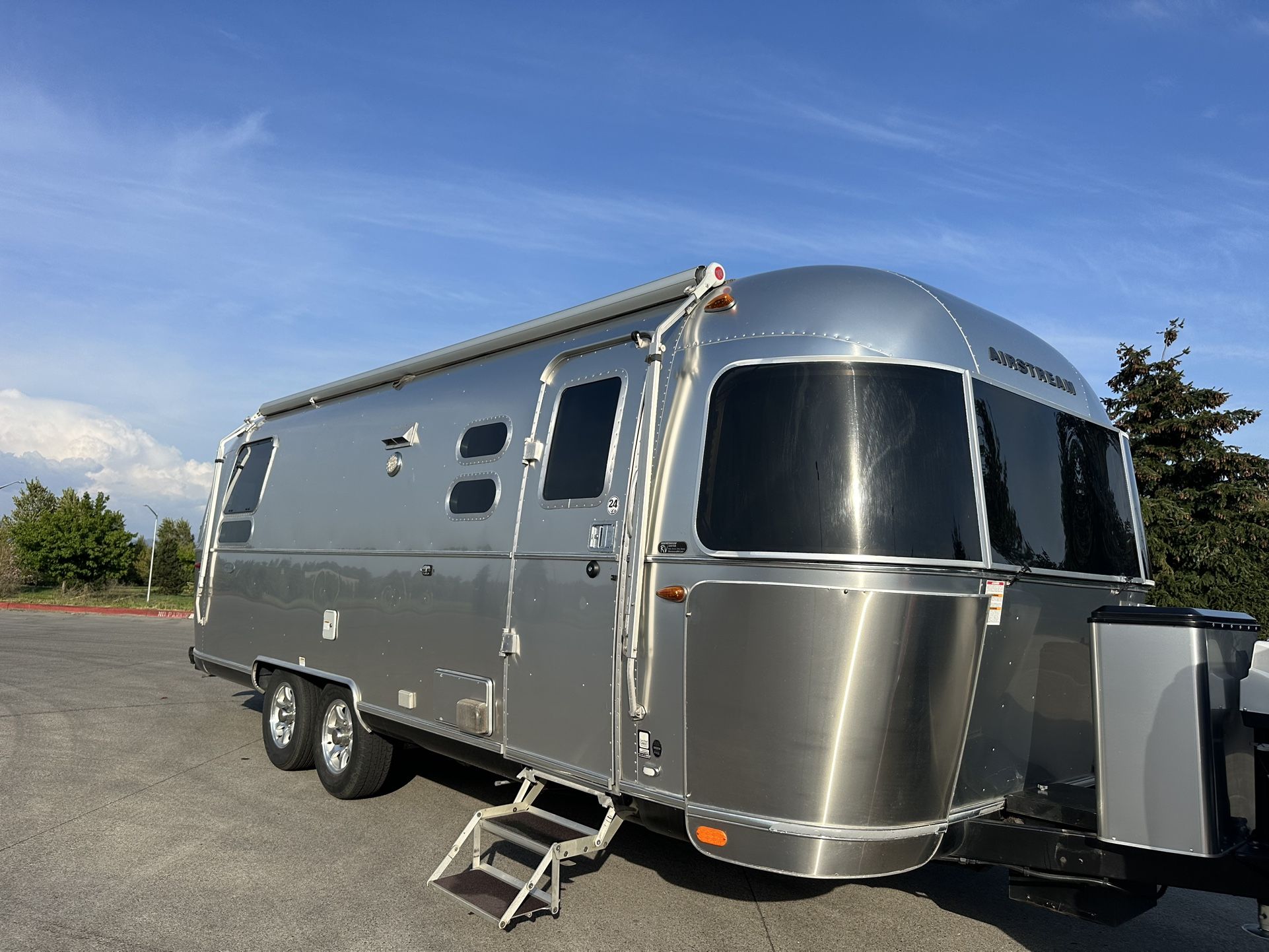2017 Airstream Flying Cloud 25RB