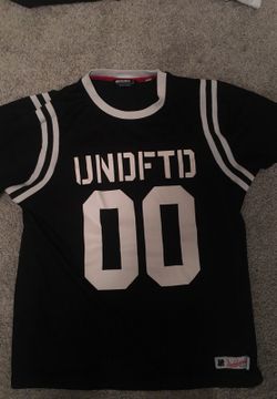 Men’s undefeated 00 Jersey so clean !!
