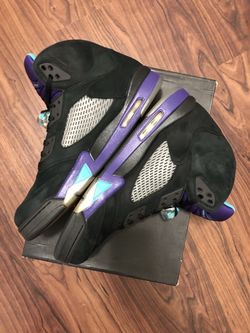 Size10 Black Grape 5's with box
