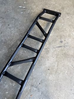Multi grip pull up bar