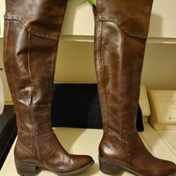 Vince Camuto Over The Knee Carob Brown Leather Boots Size 7 1/2. Peeling Inside As Noted In Photo. Leather Is Intact.