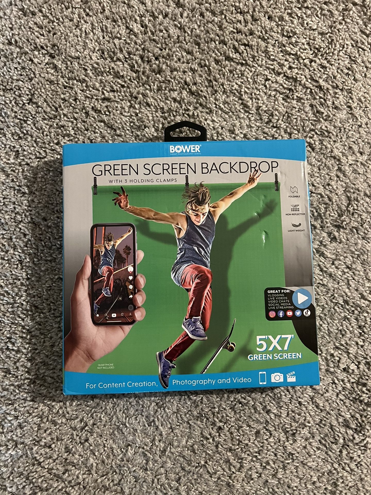 Green Screen Backdrop – 5x7 ft with Clamps – Brand New! – $20