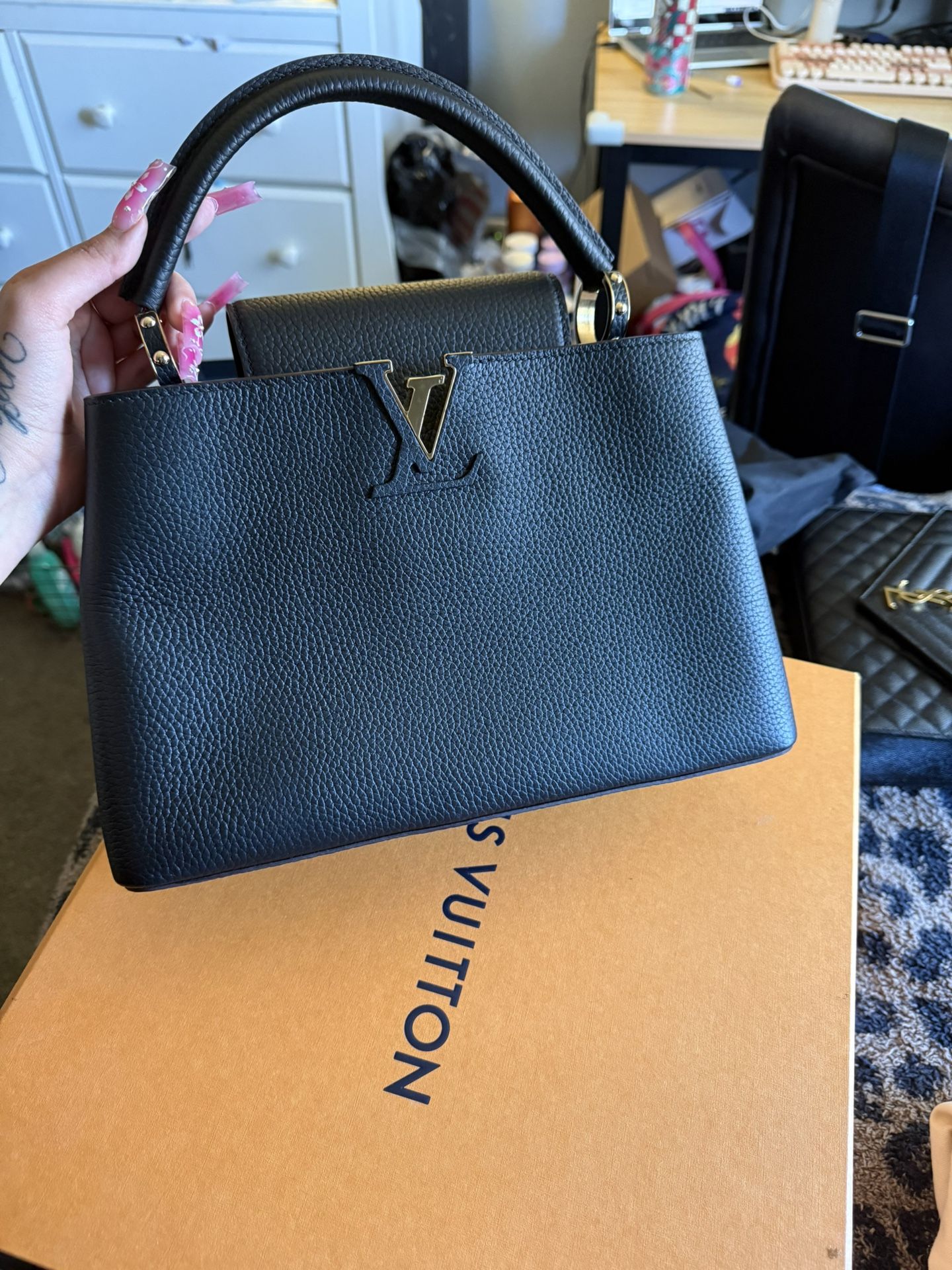 Capucines MM Louis Vuitton Bag