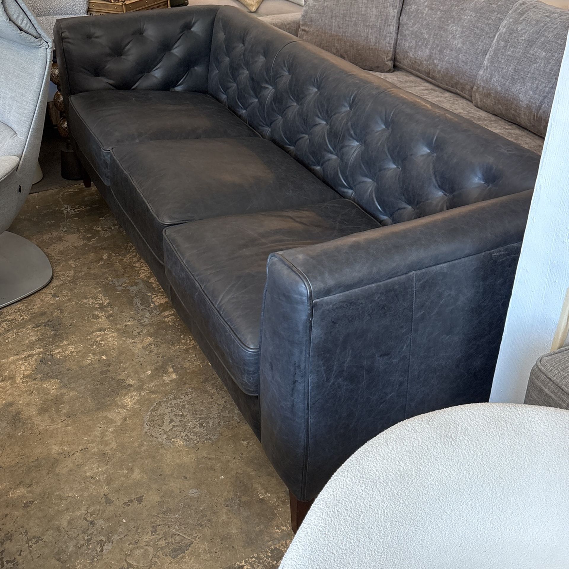 Sofa Black Leather Chesterfield NEW - s: 89"W x 32.28"D x 30.31"H- Home / Office - Delivery 🚚