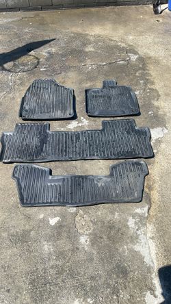 2022 Honda pilot mats also fits 2023 and 2024