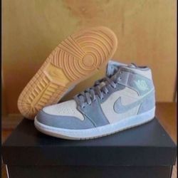 Nike Air Jordan 1 Mid SE Coconut Milk Particle Grey Sz 10.5 DN4281-100 Brand New