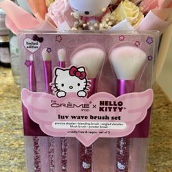 Hello Kitty The Crème Shop Luv Wave Makeup Brushes