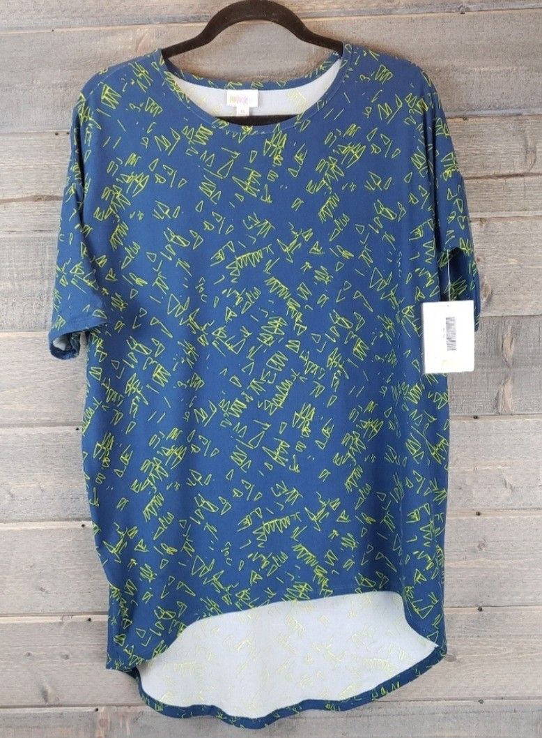 NWT LuLaRoe tunic in the size XS.