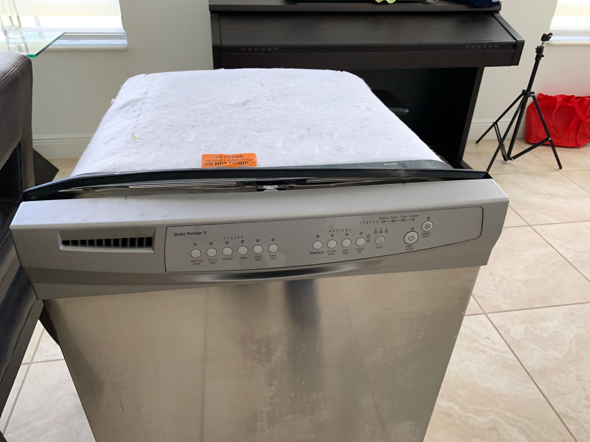 Dishwasher Whirlpool quiet partner V Good condition or parts for Sale in Pembroke Pines, FL