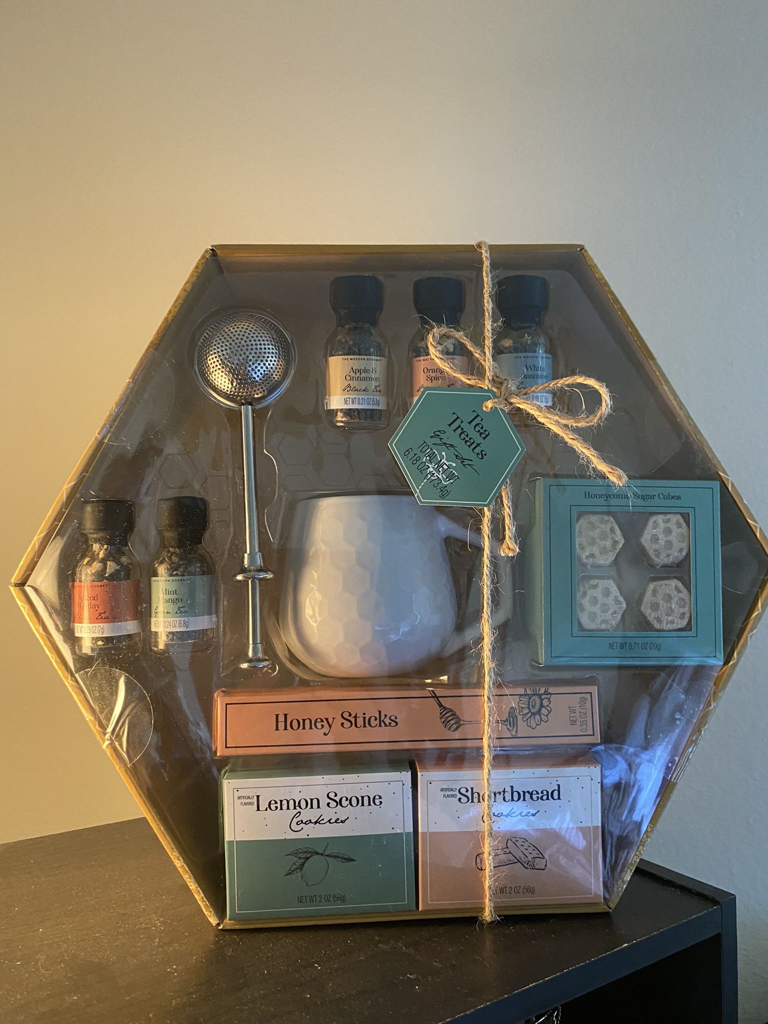 MOTHER’S DAY  TEA GIFT SET 