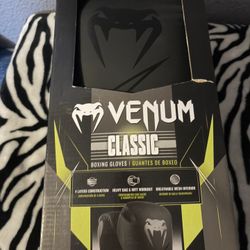 Classic boxing gloves 