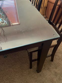Free Glass for dining table