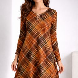 New SZ 10 long sleeve plaid vintage style dress w/o-ring  embellished neckline