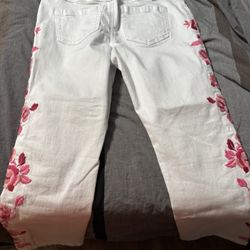 NWT Womens Size 4 Capris