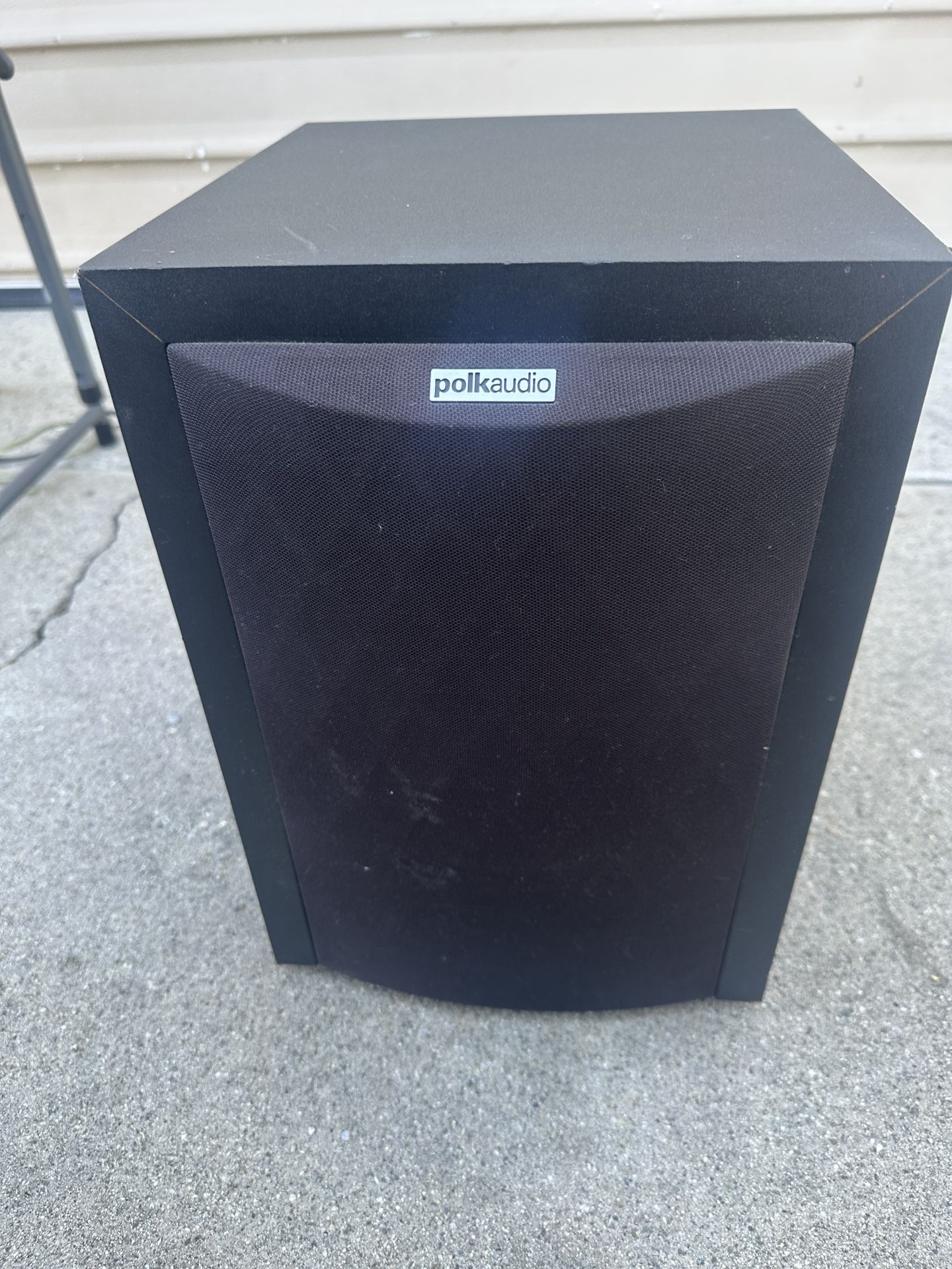 Polk Audio RM6750 Sub 110V Powered Subwoofer