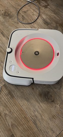 iRobot Braava jet m6 Wi-Fi Robot Mop with Charging Dock