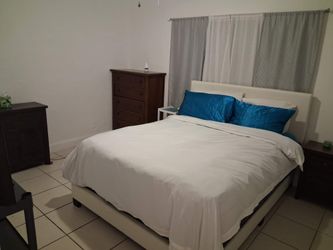 Queen Bed W Mattress