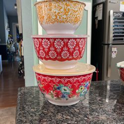 Pioneer Women Bowls 
