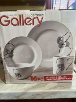 16 Piece Ceramic Dinnerware Set. Brand New $15