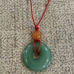 Handne Natural Green Jade Good Luck Pendant Necklace 