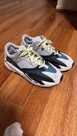 Yeezy Boost 700 Wave Runner Size 9