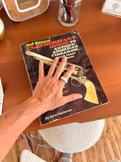 Vintage 2nd Edition Flayderman’s Guide to Antique American Firearms & Values
