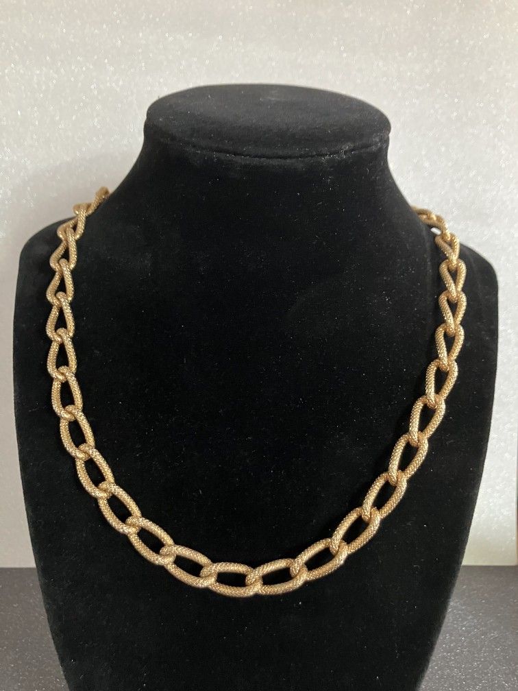 Vintage Signed Monet Gold Tone Necklace