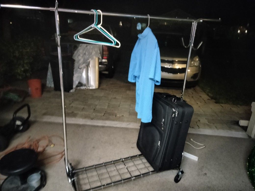 Rolling Clothes Rack