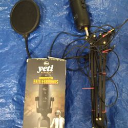 Yeti Blackout Mic With Stand Etc..Like New 
