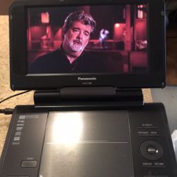 Panasonic DVD-LS86 Battery powered Portable DVD Player (8.5”) Screen w/Charger. Tested and works