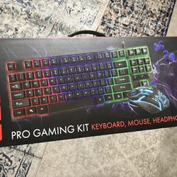 PRO GAMING KIT - LVLUP - LED BACKLIT Keyboard - Mouse - Earbuds - BRAND NEW