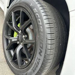 Jeep Trackhawk wheels 