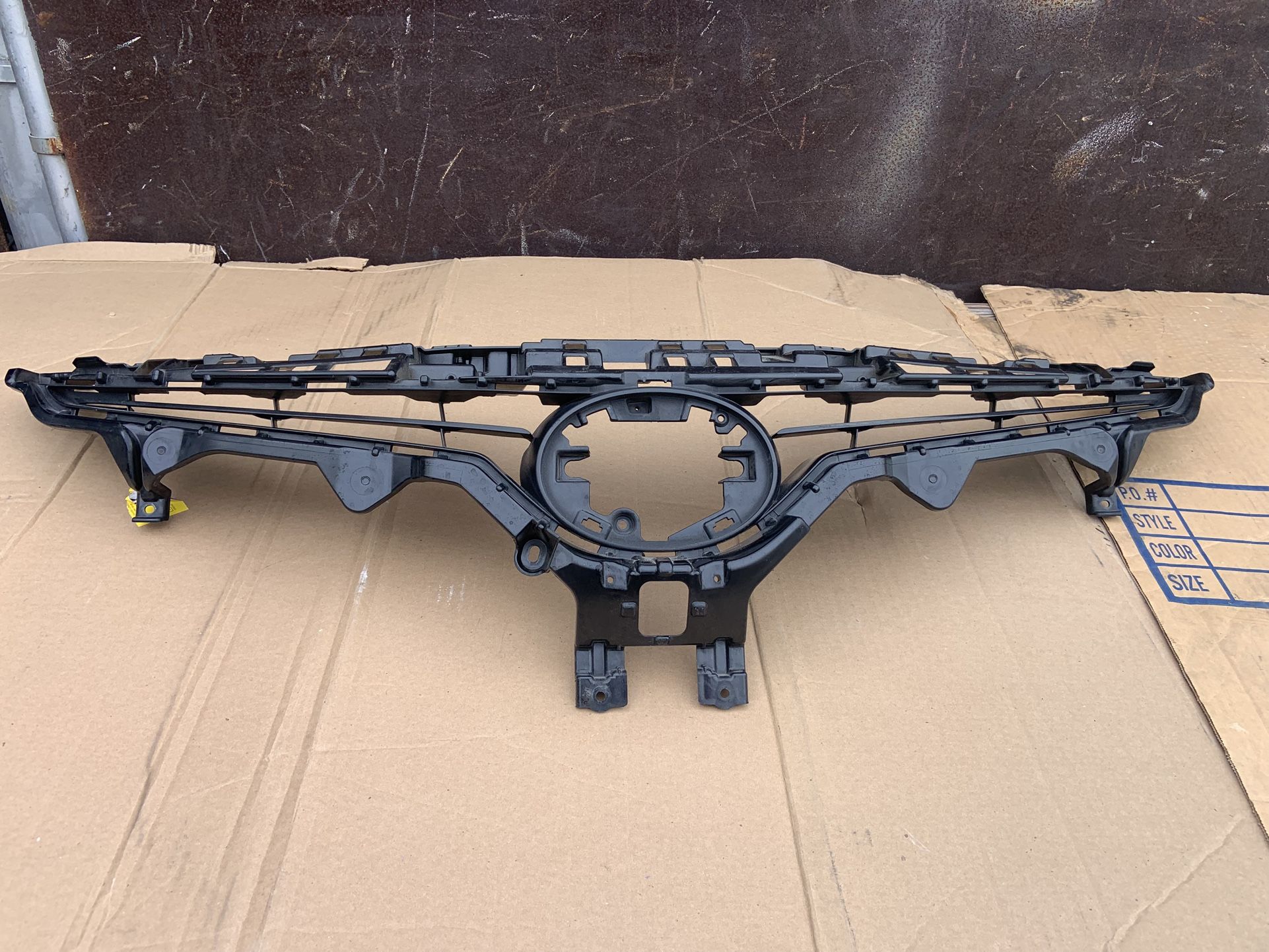 Bumper Grille Toyota Camry 2021-24