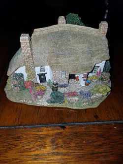 Old Mother Hubbard's by Lilliput Lane
