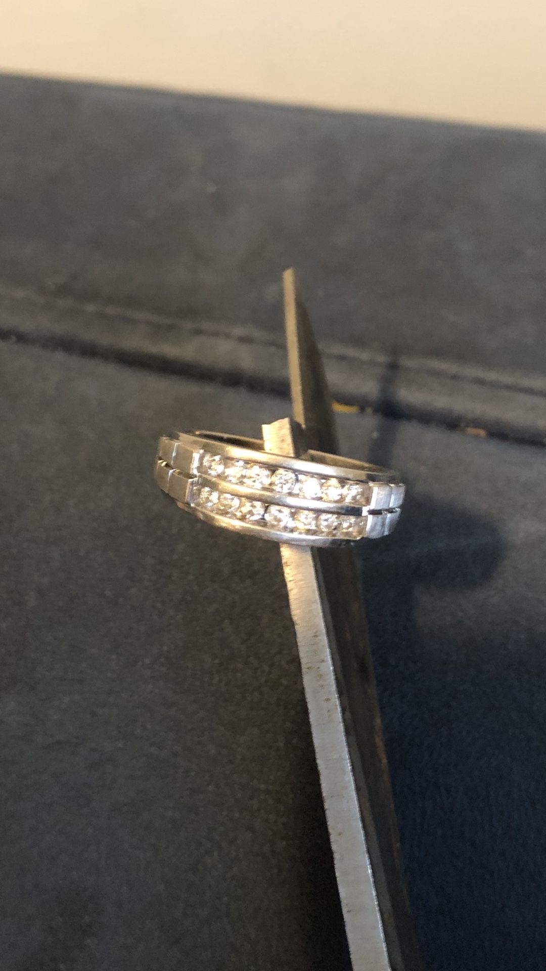 Mens 14kt White Gold Diamond Ring