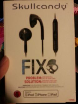 Skullcandy Black FIX earbuds