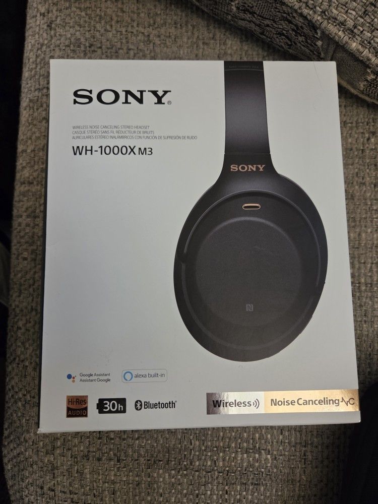 Sony WH1000XM3 Noise Cancelling Headphones, Wireless Bluetooth Over the Ear Headset – Black (2018 Version)