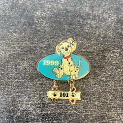 Disney Pin 48(contact info removed) Cast Member - Dalmatian and Bone 1 dangle