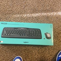 MK335 Full Size. Wireless Combo With Media Shortcut Keys