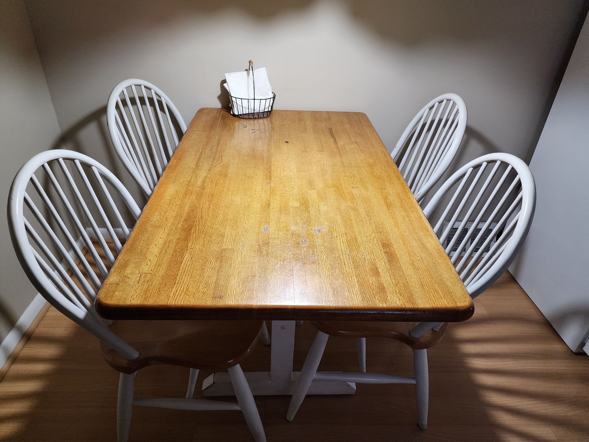 Kitchen Table And 4 Chairs