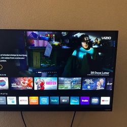 Vizio 32” Flat Screen With Remote. 
