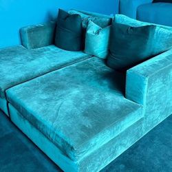Couch/ Lounge / Sofa 