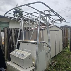 Center Console And T-top And Electronics Box For A 23 Seacraft