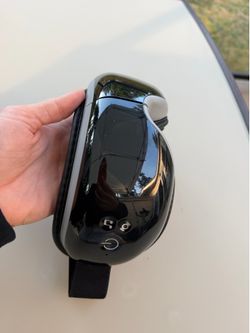 Eye massager