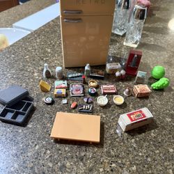 Adorable Retro Miniature Refrigerator with Tiny Food Accessories!