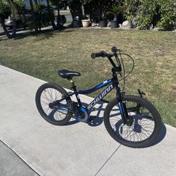KIDS SCHWINN BIKE